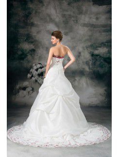 Taffeta Sweetheart Chapel Train A-line Embroidered Wedding Dress