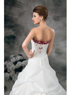 Taffeta Sweetheart Chapel Train A-line Embroidered Wedding Dress