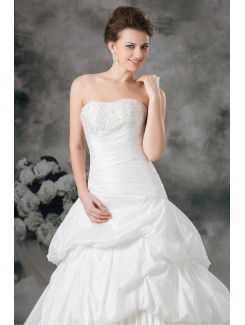 Taffeta Scoop Chapel Train A-line Embroidered Wedding Dress