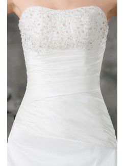 Taffeta Scoop Chapel Train A-line Embroidered Wedding Dress