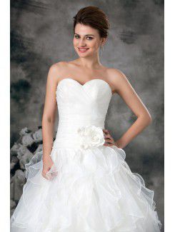 Organza Sweetheart Sweep Train A-line Hand-made Flower Wedding Dress