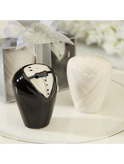 Ceramic Bride And Groom Salt & Pepper Shakers Wedding Favor (Set of 2)