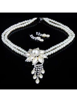 Beauitful Rhinestones and Pearls Flower Wedding Jewelry, Necklace and Earrings Set