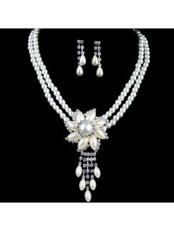 Beauitful Rhinestones and Pearls Flower Wedding Jewelry, Necklace and Earrings Set