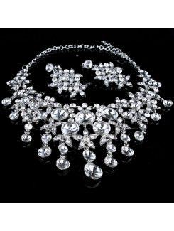 Beauitful Wedding Bridal Jewelry Set,Including Earrings,Tiara and Necklace with Rhinestones