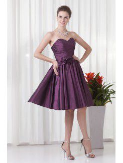 Taffeta Sweetheart A-line Knee-Length Gathered Ruched Cocktail Dress