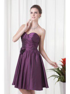Taffeta Sweetheart A-line Knee-Length Gathered Ruched Cocktail Dress