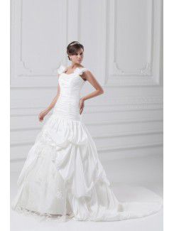 Taffeta Straps Sweep Train Sheath Hand-made Flowers Wedding Dress